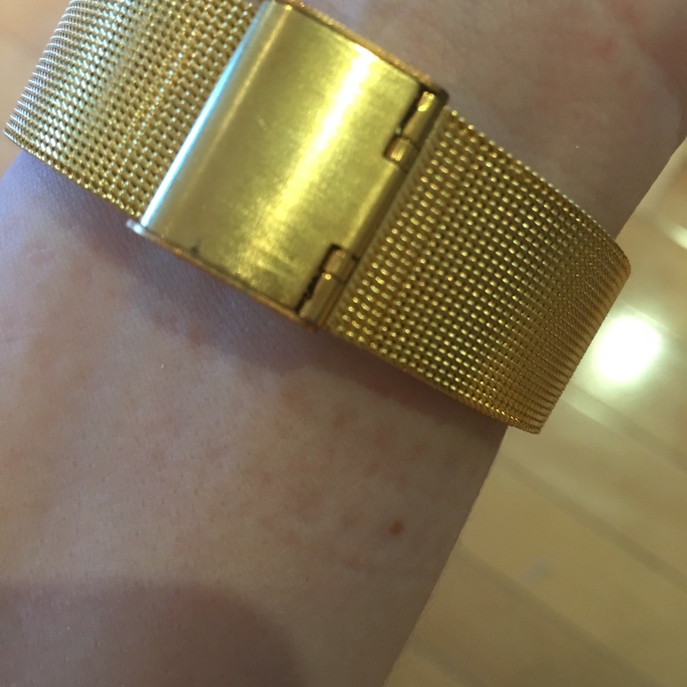 Beautiful gold on black watch🔥🍒 - Picture 3 of 8